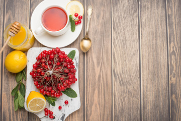 tea with berries