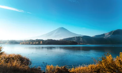 Poster Uitzicht op de Fuji-berg. De beroemdste berg in Japan © oneinchpunch