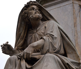 Statue Jesajas am Fuße der Säule der Unbefleckten Empfängnis (Colonna dell' Immacolata...