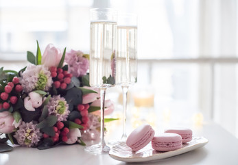 Beautiful wedding decoration with champagne and pink flowers, el
