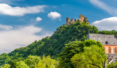 Fototapeta na wymiar Schonburg Castle at Rhine Valley near Oberwesel, Germany.