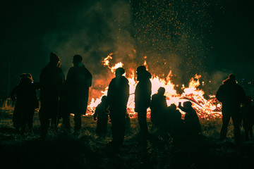 Icelandic Bonfire - obrazy, fototapety, plakaty