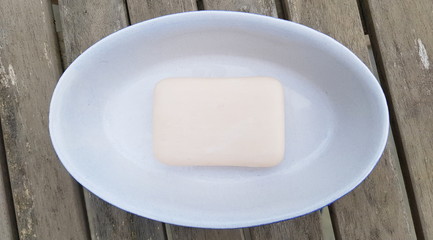 savon bio,dans ravier,pour hygiène corporelle