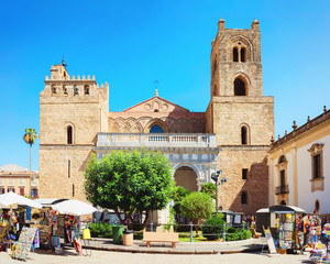 Fototapeta premium Small street market at Monreale Cathedral Sicily