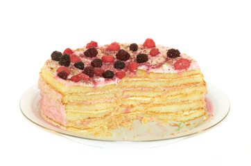 Berry cake with cream.