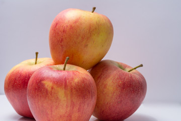 Apfel gestapelt