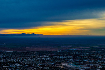 Fototapeta na wymiar Sunrise on Camelback Mountain in Phoenix, Arizona