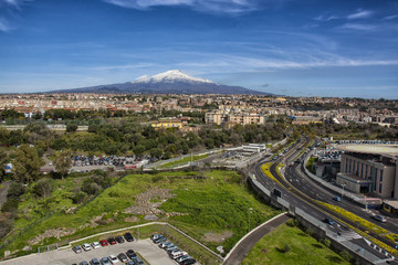 Fototapeta na wymiar panorama of the Etna volcano from the city of Catania