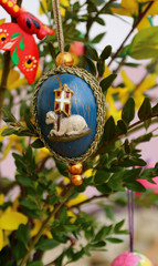 osterlamm auf einem osterei