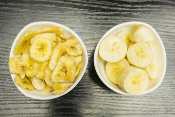 Comparison of bowls with fresh and dried banana.