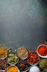 Keuken spatwand met foto Various spices in glass bowls © losinstantes