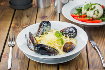 pasta with mussels