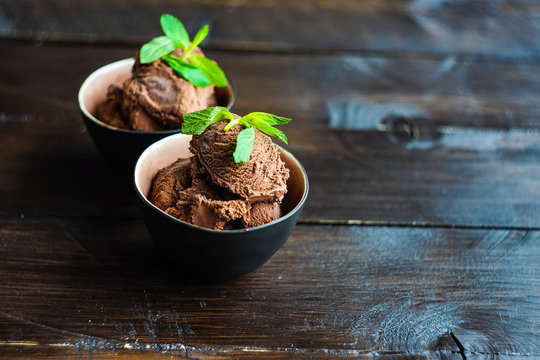 Chocolate dessert with mint