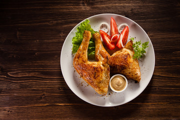Grilled chicken leg and vegetables 