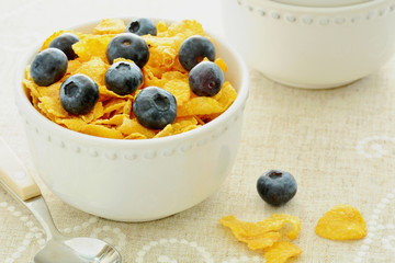 Corn Flakes with blueberries