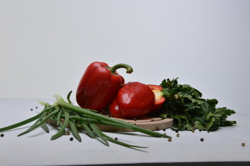 Перцы, лук и зелень
