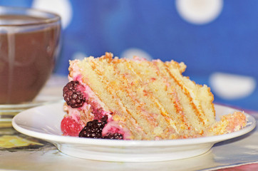 Berry cake with cream.