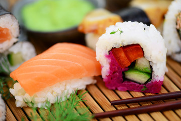 Sushi Lachs Gemüse