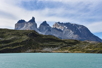 Fototapeta premium Lake Pehoe and Los Cuernos (The Horns), National Park Torres del Paine, Chile