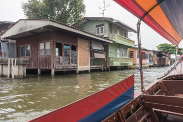 Fototapeta na wymiar Thai Longtail boat on Bangkok Khlong Canal