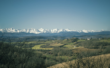 Paysage de moyenne montagne vue sur les 