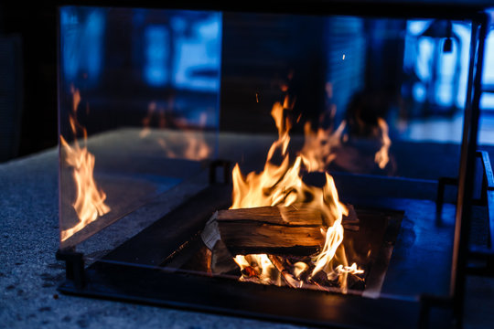 Close-up and transparency in a fireplace.