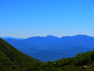 千畳敷カールからの南アルプス山脈。駒ケ根　長野　日本。９月中旬。