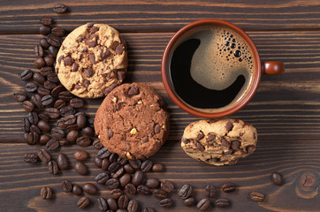 Coffee and cookies with chocolate
