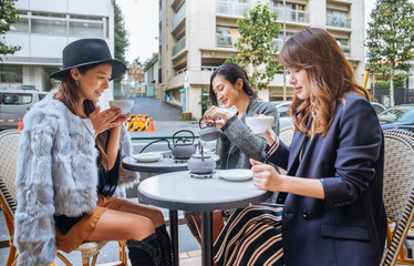 Women shopping in Tokyo