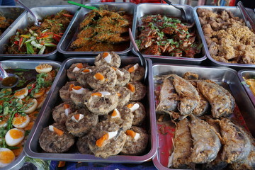 Gericht auf einem Strassenmarkt in Thailand Koh Samui