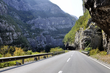 A picturesque journey along the roads of Montenegro among rocks and tunnels. The river Moraca