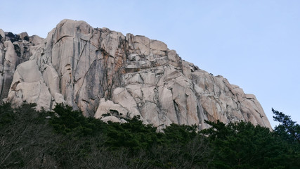 Fototapeta na wymiar View to the big rock Ulsanbawi in Seoraksan National Park. South Korea