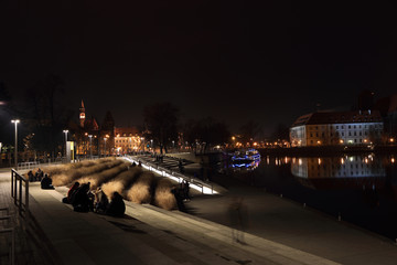 Bulwar nad rzeką Odrą we Wrocławiu. - obrazy, fototapety, plakaty