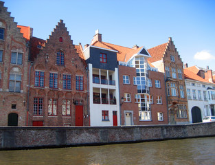 Fototapeta na wymiar House near river in Brugge