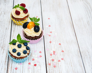 Cupcakes with fresh berries