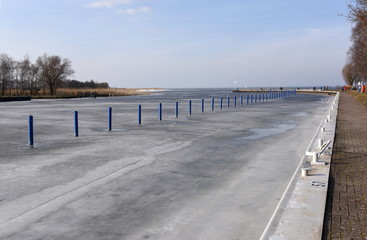 Hafen M&ouml;nkebude am Stettiner Haff im Winter