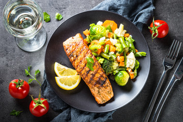 Grilled salmon fillet with vegetables mix. 