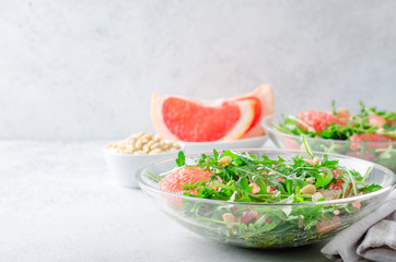 Grapefruit and arugula salad