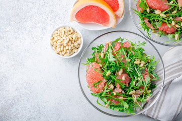 Grapefruit and arugula salad