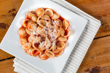 Orecchiette, pasta fatta a mano