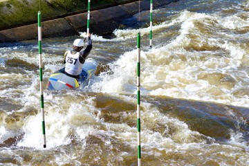 Compétition de canoé-kayak en Bretagne