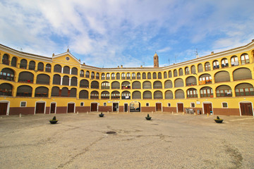 Fototapeta na wymiar Plaza de Toros de Tarazona, Zaragoza, España
