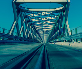 Zigzag bridge