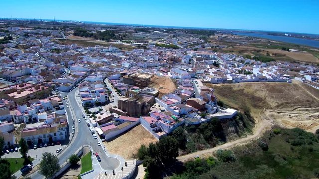 Drone en Palos de la Frontera. Pueblo de Huelva (Andalucia, España) Cuna del Descubrimiento de America de Cristobal Colon. Video aereo con Dron