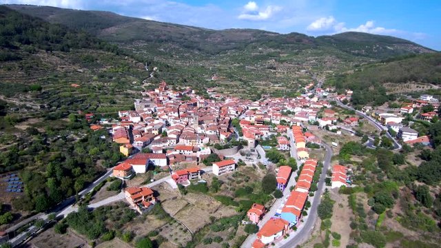 Drone Extremadura en Pasarón de la Vera, pueblo de la provincia de Cáceres, Comunidad Autónoma de Extremadura (España)