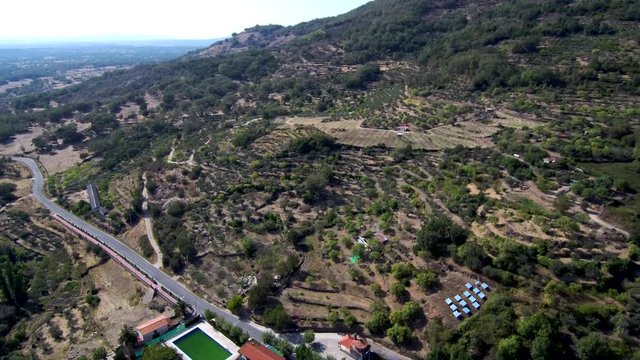 Caceres. Drone en Pasarón de la Vera, pueblo español  de la provincia de Cáceres, Comunidad Autónoma de Extremadura (España) Video aereo con Drone