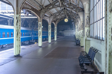 Obraz premium Railway. Ancient railway station. Waiting for the train.