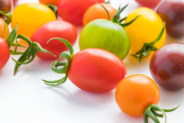 カラフルなミニトマト