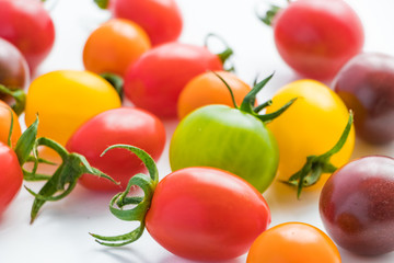 カラフルなミニトマト