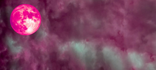 Obraz na płótnie Canvas super full pink moon panorama cloud pink sky